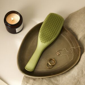 Tangle Teezer The Ultimate Detangler Matte Olive Green Расческа для ежедневного ухода за прямыми и волнистыми волосами в матовом корпусе